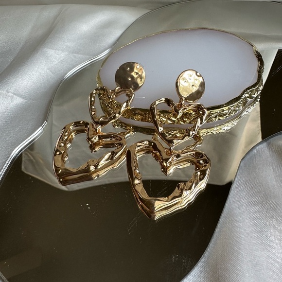 Very beautiful cull Gold Heart Drop Earrings - Picture 3 of 8